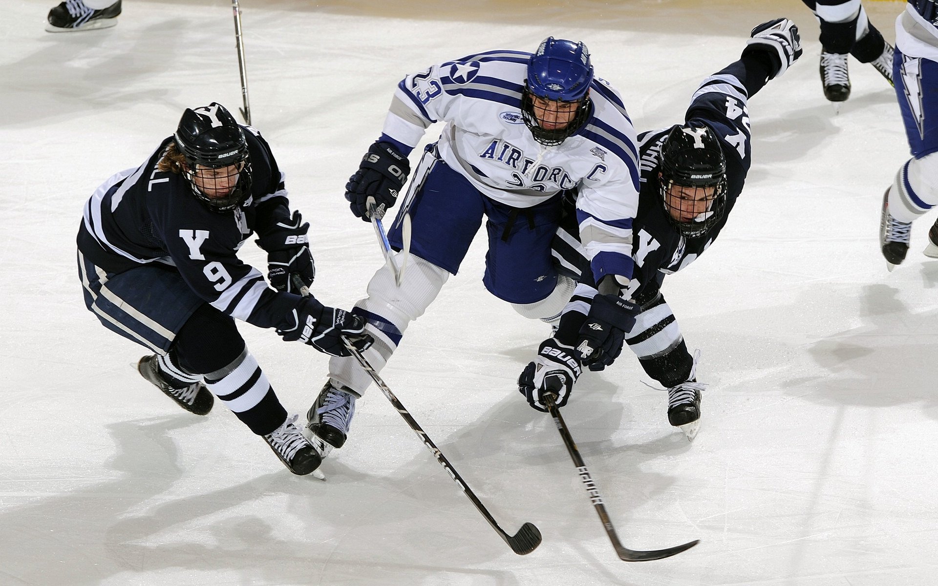 迪巴拉接管F1街道赛，当绿茵场战术一波带走赛道对手